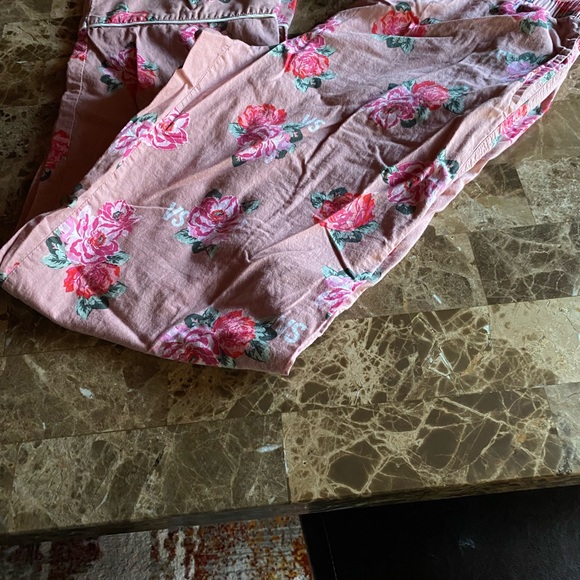VICTORIA’S SECRET two-piece ladies pajama set in size medium - Picture 5 of 8